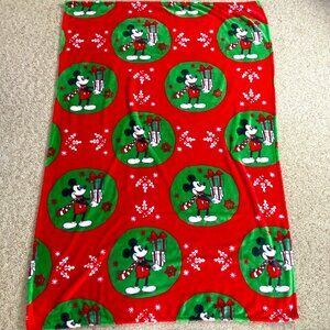 Disney Home Christmas Fleece Throw Blanket Mickey Mouse with Presents 76" x 50"
